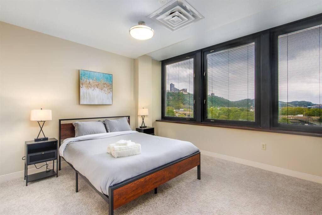 Sweeping Stadium Views Wonderfully Located 24-7 Parking Gym Lounge Pittsburgh Exterior photo
